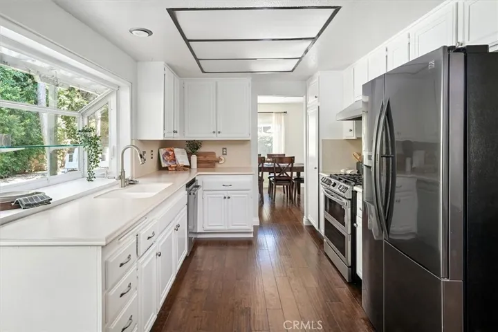 25654 Velan Drive, Valencia, California 91355