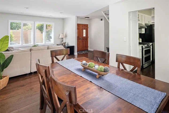 25654 Velan Drive, Valencia, California 91355
