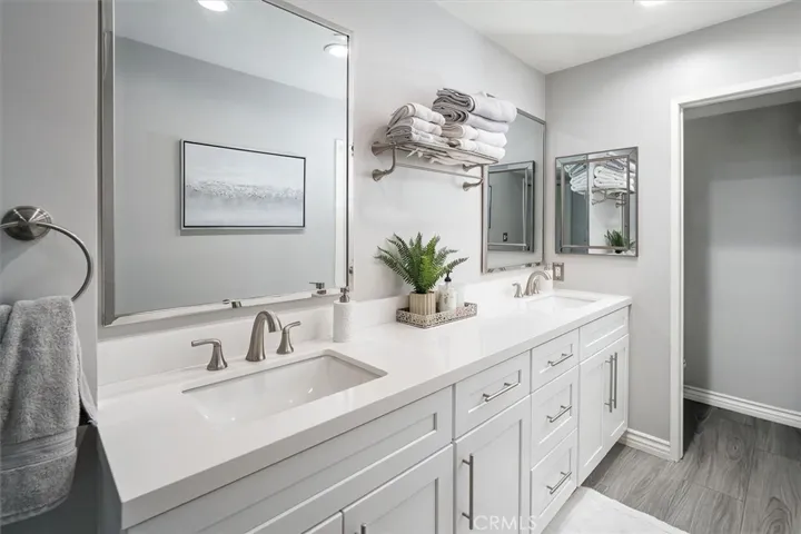 25654 Velan Drive, Valencia, California 91355