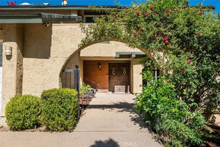 25654 Velan Drive, Valencia, California 91355