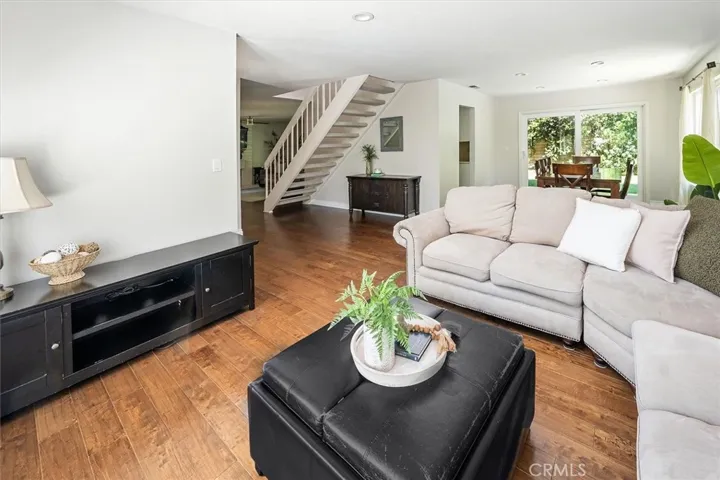 25654 Velan Drive, Valencia, California 91355