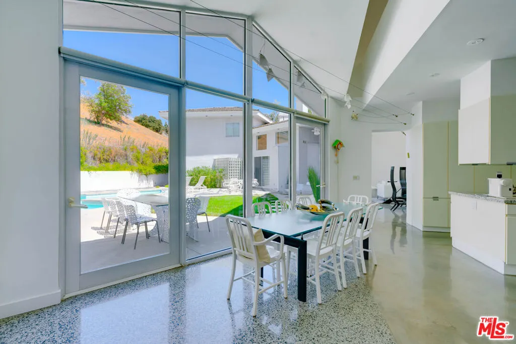 24341 Bridle Trail Road, Hidden Hills, California 91302 home-pic-10