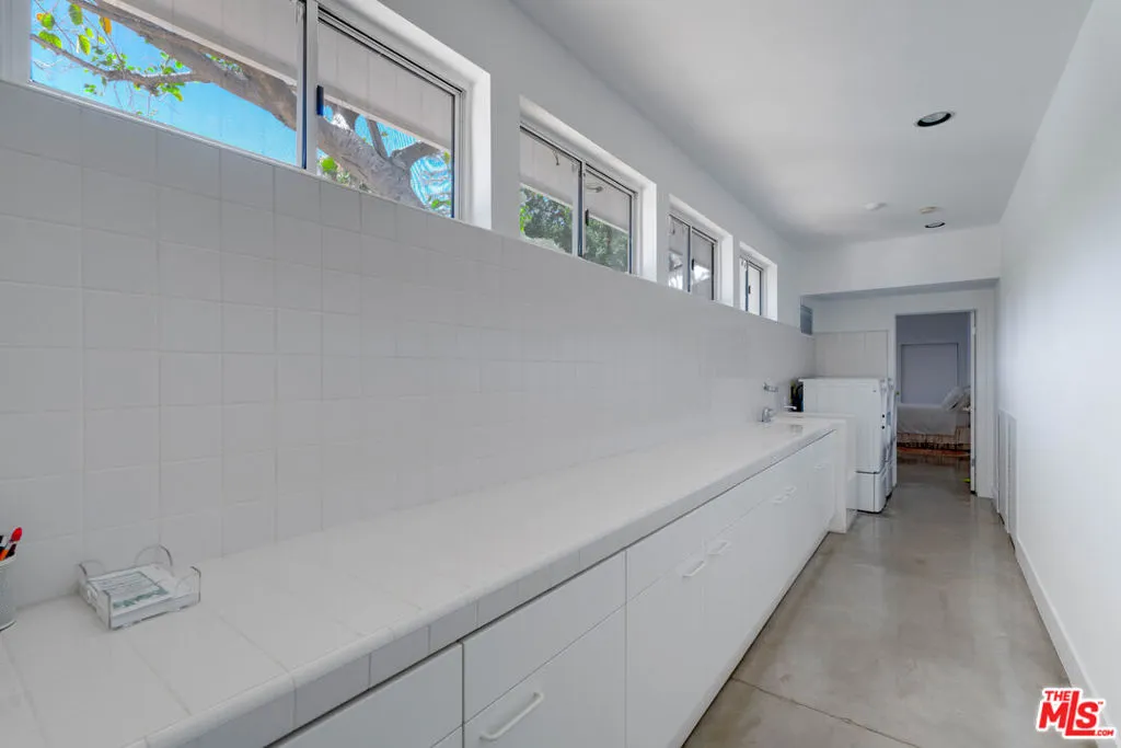 24341 Bridle Trail Road, Hidden Hills, California 91302 home-pic-17