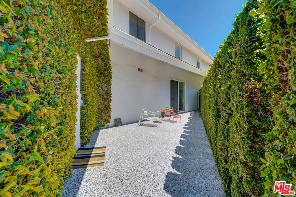 24341 Bridle Trail Road, Hidden Hills, California 91302 home-pic-16