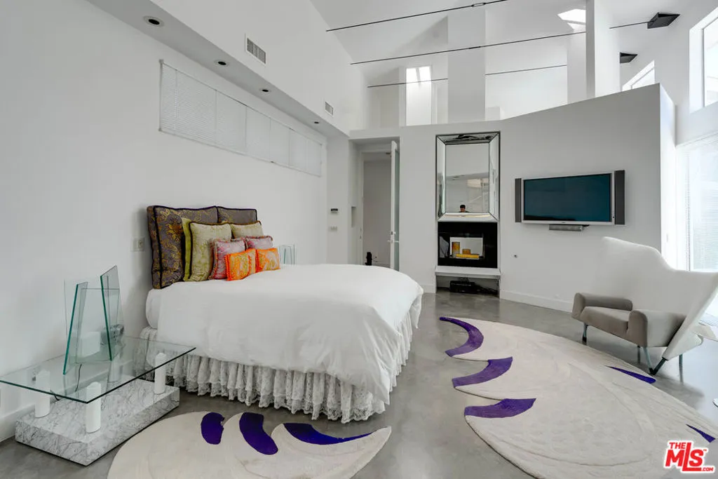 24341 Bridle Trail Road, Hidden Hills, California 91302 home-pic-22