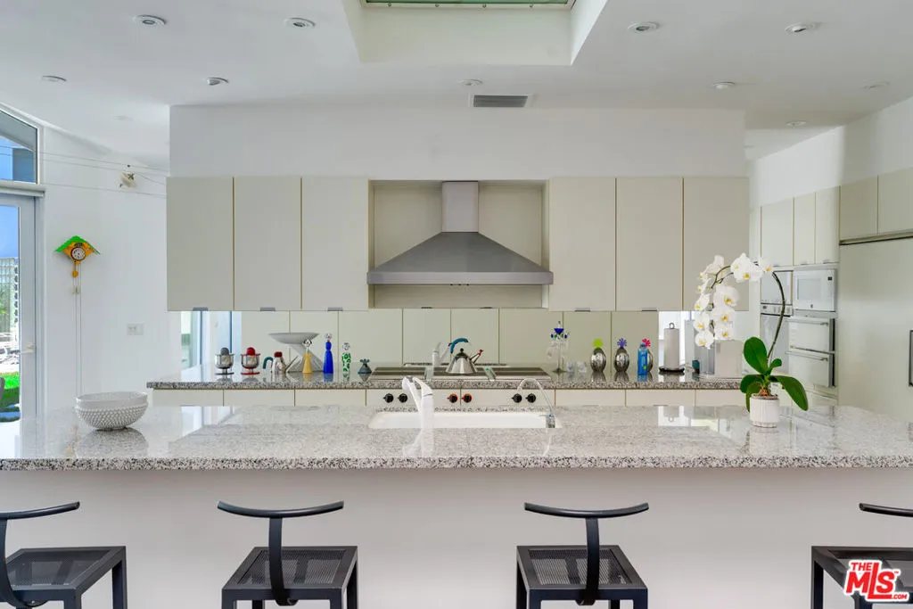 24341 Bridle Trail Road, Hidden Hills, California 91302 home-pic-7