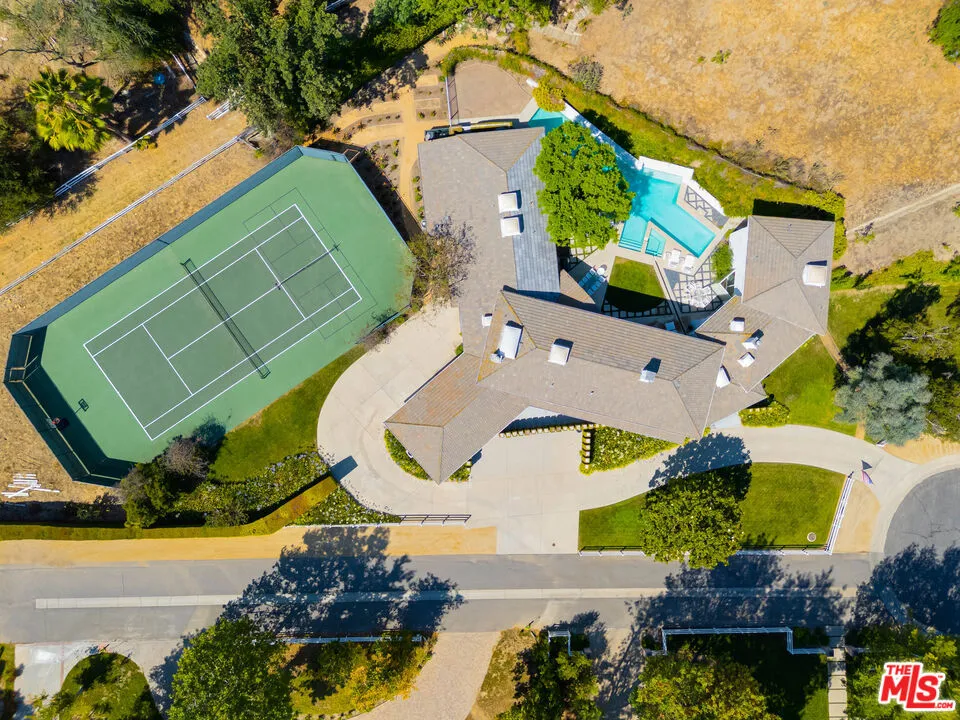 24341 Bridle Trail Road, Hidden Hills, California 91302 home-pic-2