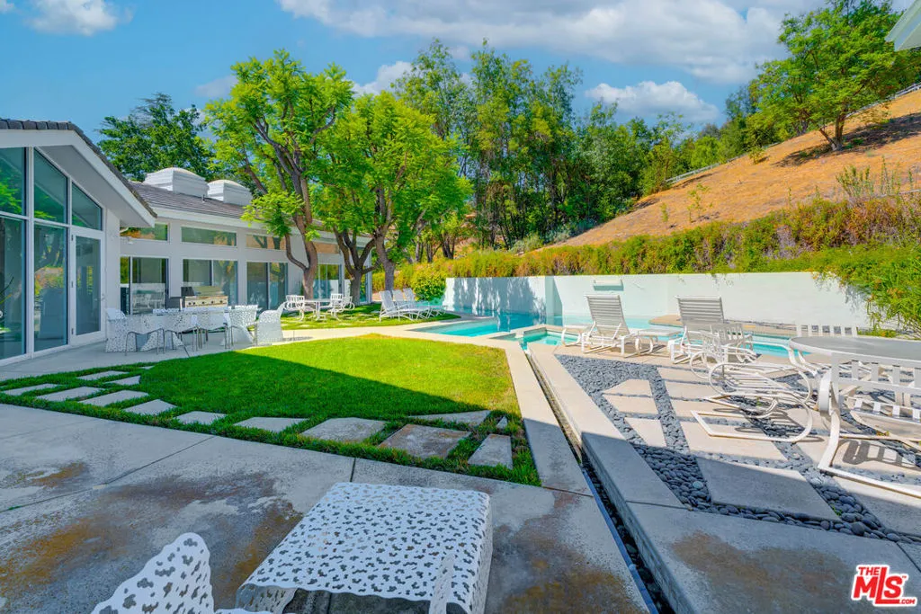 24341 Bridle Trail Road, Hidden Hills, California 91302 home-pic-27