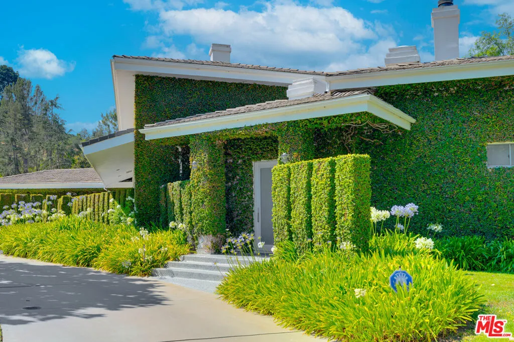 24341 Bridle Trail Road, Hidden Hills, California 91302 home-pic-30