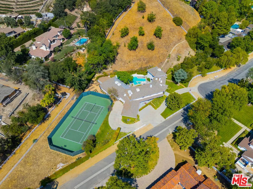 24341 Bridle Trail Road, Hidden Hills, California 91302 home-pic-32