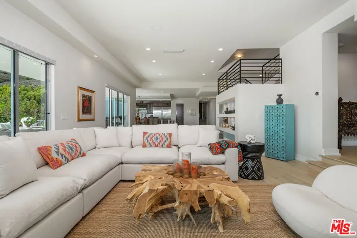 6047 Cavalleri Road, Malibu, California 90265