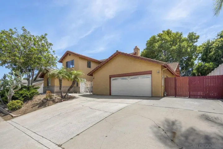 2070 Caraway St, Escondido, California 92026