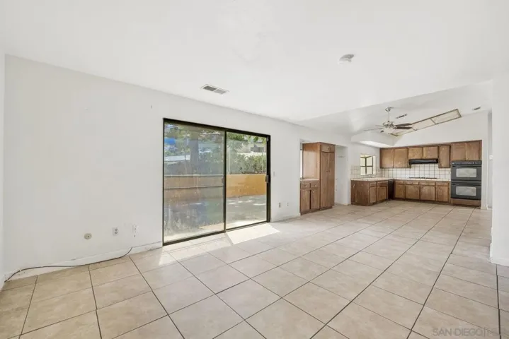 2070 Caraway St, Escondido, California 92026