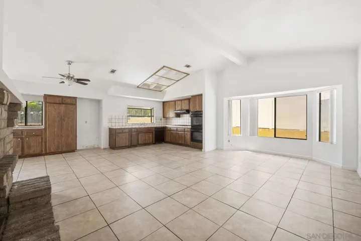 2070 Caraway St, Escondido, California 92026
