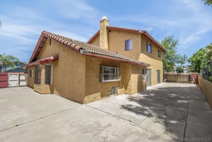 2070 Caraway St, Escondido, California 92026