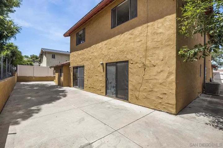 2070 Caraway St, Escondido, California 92026
