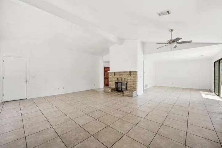 2070 Caraway St, Escondido, California 92026