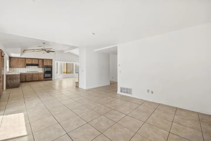 2070 Caraway St, Escondido, California 92026
