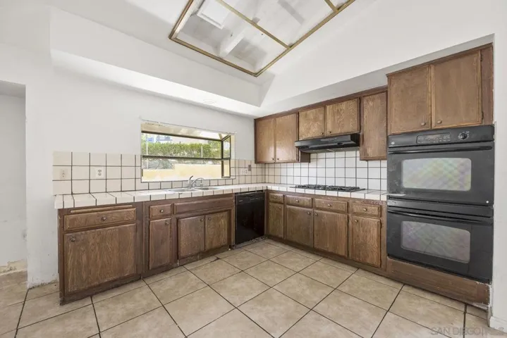 2070 Caraway St, Escondido, California 92026