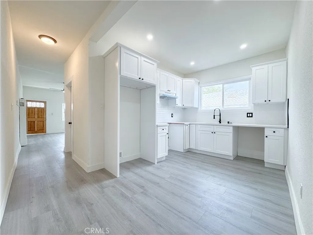 10408 Kalmia Street, Los Angeles, California 90002 home-pic-12