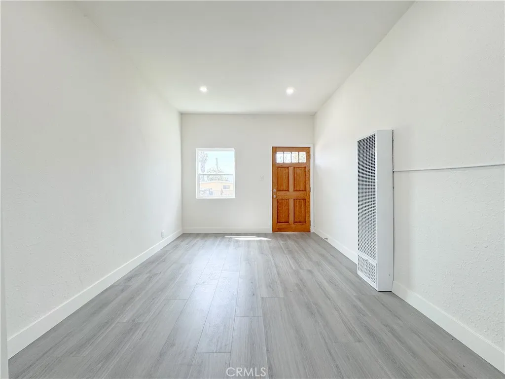 10408 Kalmia Street, Los Angeles, California 90002 home-pic-15