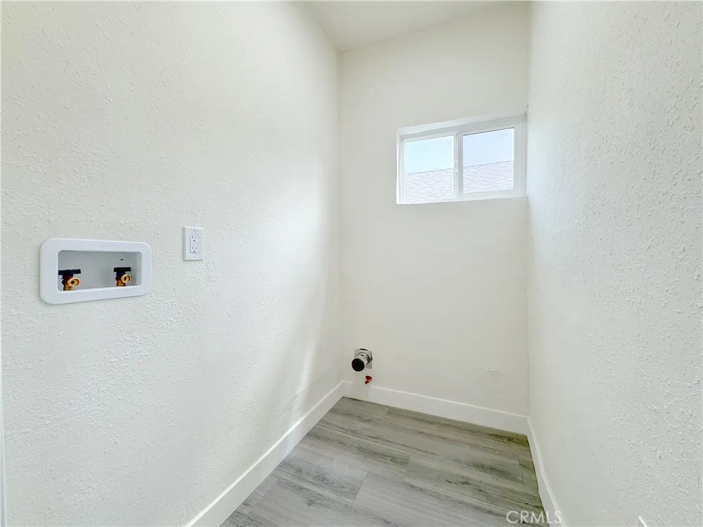 10408 Kalmia Street, Los Angeles, California 90002 home-pic-5