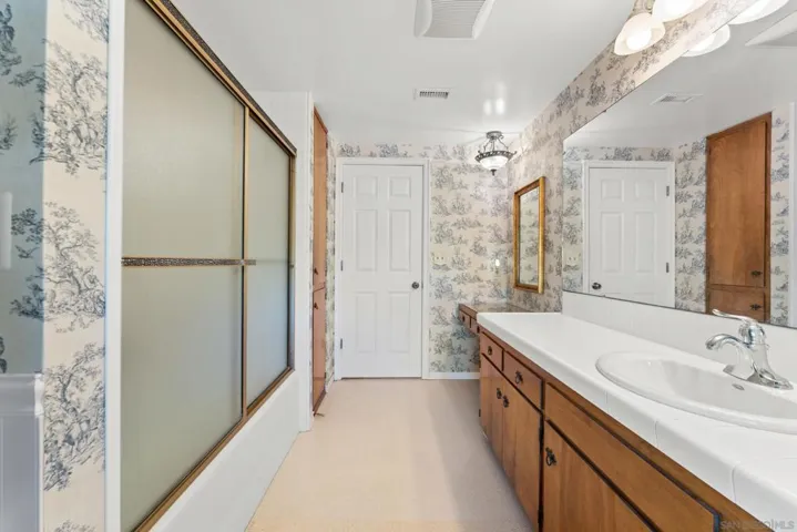 12830 Avenida La Valencia, Poway, California 92064