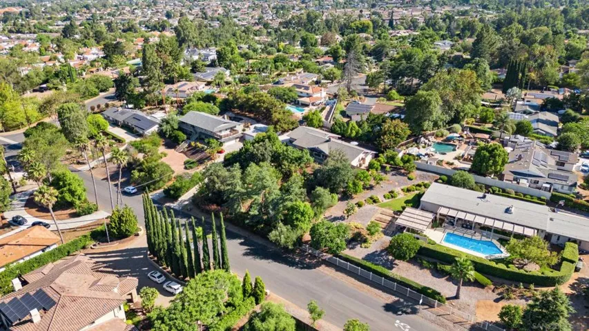 12830 Avenida La Valencia, Poway, California 92064