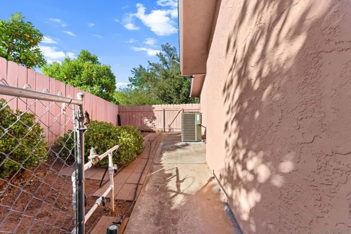 12830 Avenida La Valencia, Poway, California 92064