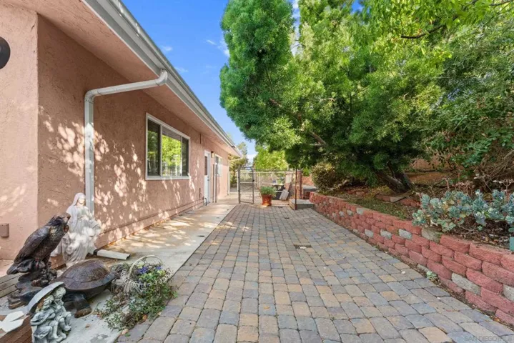 12830 Avenida La Valencia, Poway, California 92064