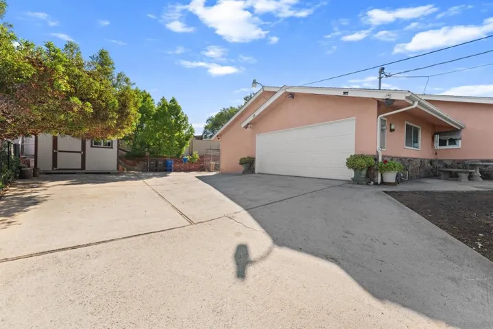 12830 Avenida La Valencia, Poway, California 92064