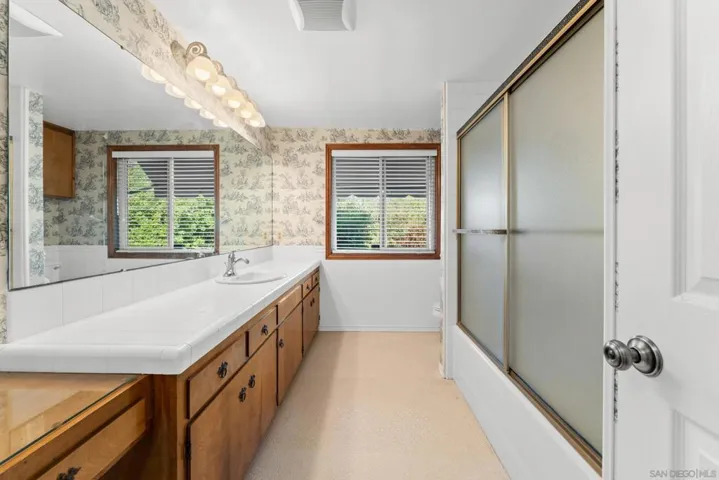 12830 Avenida La Valencia, Poway, California 92064