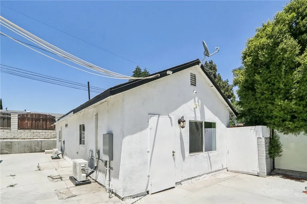 17043 Celtic Street, Granada Hills, California 91344 home-pic-34