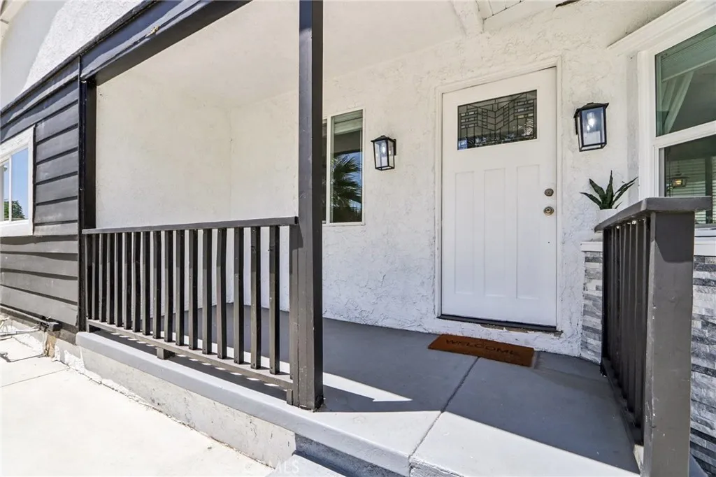 17043 Celtic Street, Granada Hills, California 91344 home-pic-3