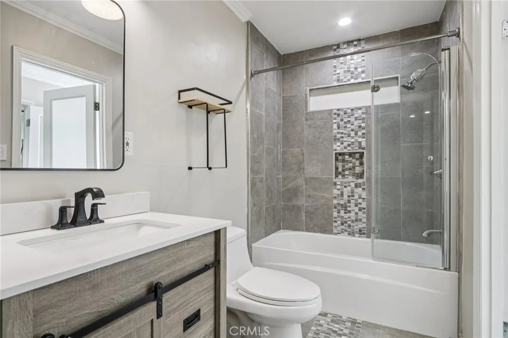 17043 Celtic Street, Granada Hills, California 91344 home-pic-20