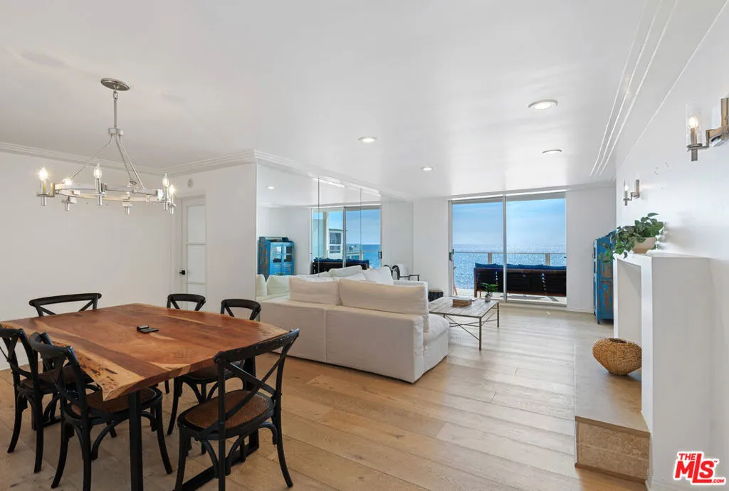 22548 Pacific Coast Highway 403, Malibu, California 90265, 2 Bedrooms Bedrooms, ,1 BathroomBathrooms,Residential Lease,For Rent,Pacific Coast,25563525