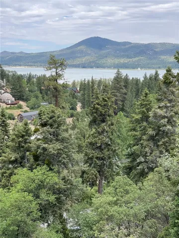 1013 Knickerbocker Road, Big Bear Lake, California 92315