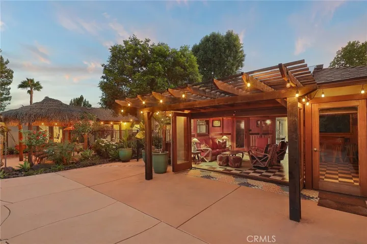 5866 Varna Avenue, Valley Glen, California 91401