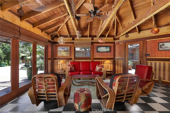 5866 Varna Avenue, Valley Glen, California 91401