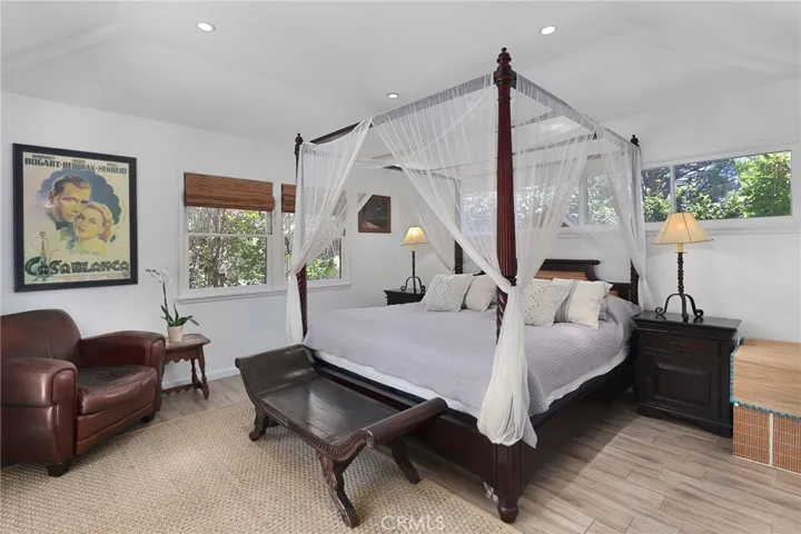 5866 Varna Avenue, Valley Glen, California 91401