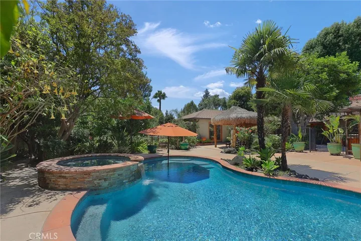 5866 Varna Avenue, Valley Glen, California 91401