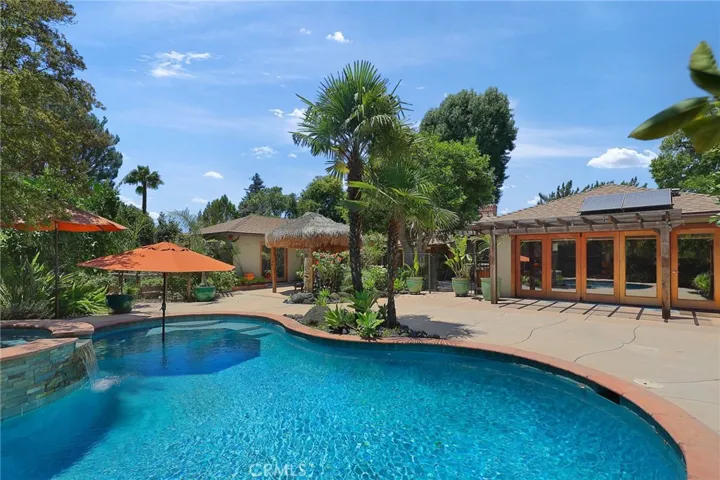 5866 Varna Avenue, Valley Glen, California 91401