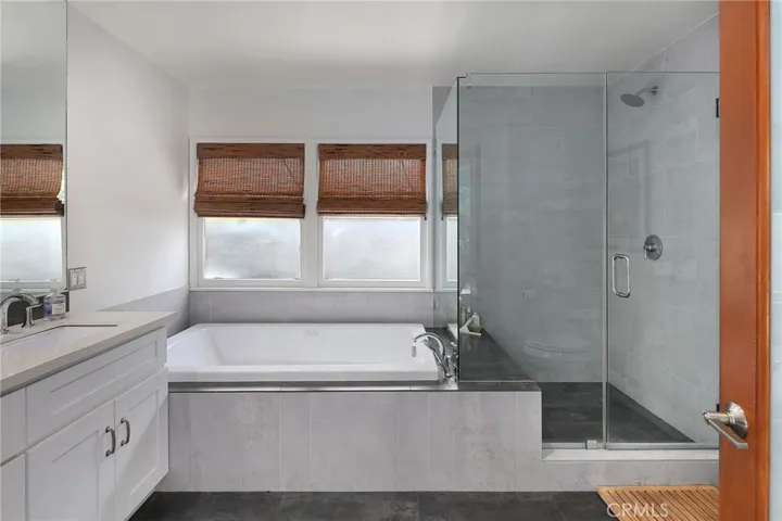 5866 Varna Avenue, Valley Glen, California 91401