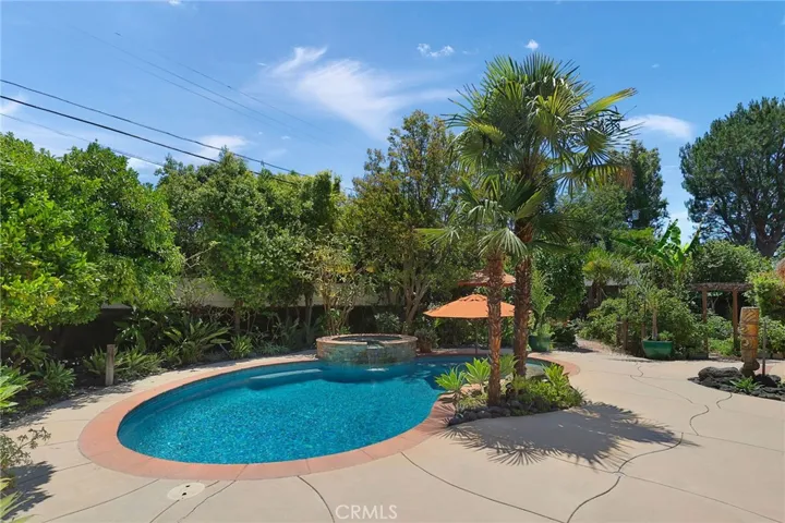 5866 Varna Avenue, Valley Glen, California 91401