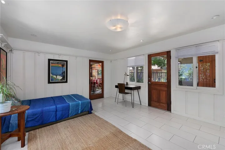 5866 Varna Avenue, Valley Glen, California 91401