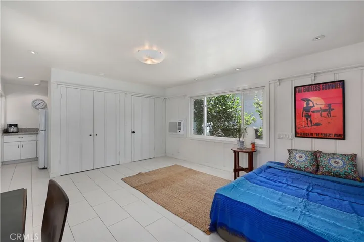 5866 Varna Avenue, Valley Glen, California 91401