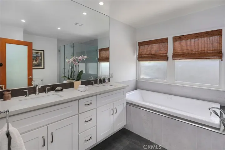 5866 Varna Avenue, Valley Glen, California 91401