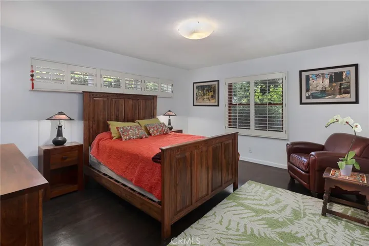 5866 Varna Avenue, Valley Glen, California 91401