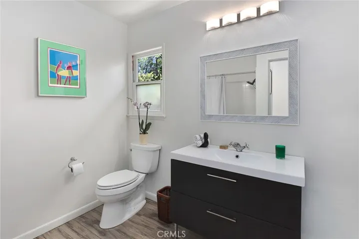5866 Varna Avenue, Valley Glen, California 91401