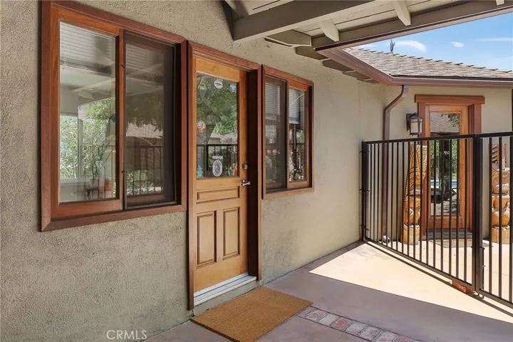 5866 Varna Avenue, Valley Glen, California 91401